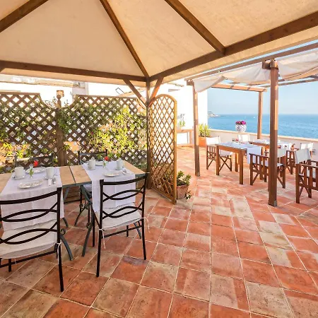 Lieta Bed & Breakfast 3*